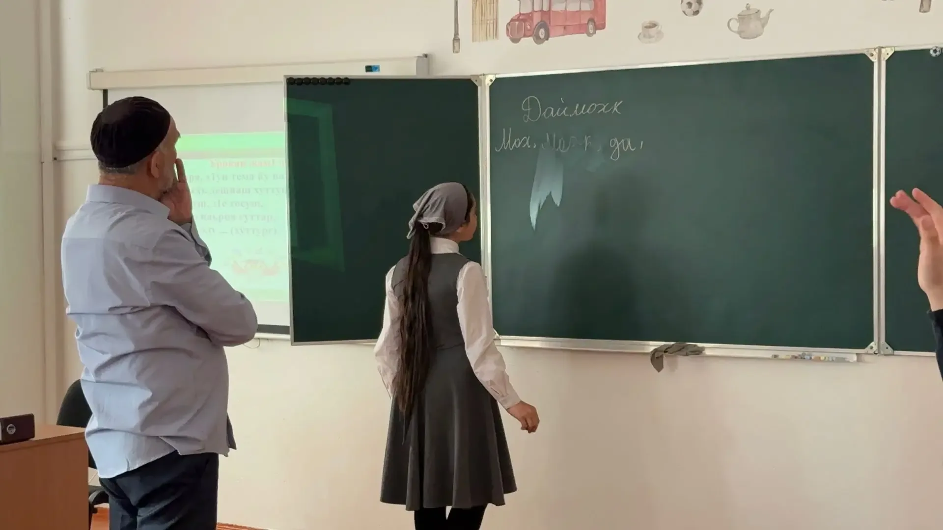 Сегодня в ДЮЦ состоялась познавательная викторина на знание чеченского языка «Ненан мотт — сан дозал