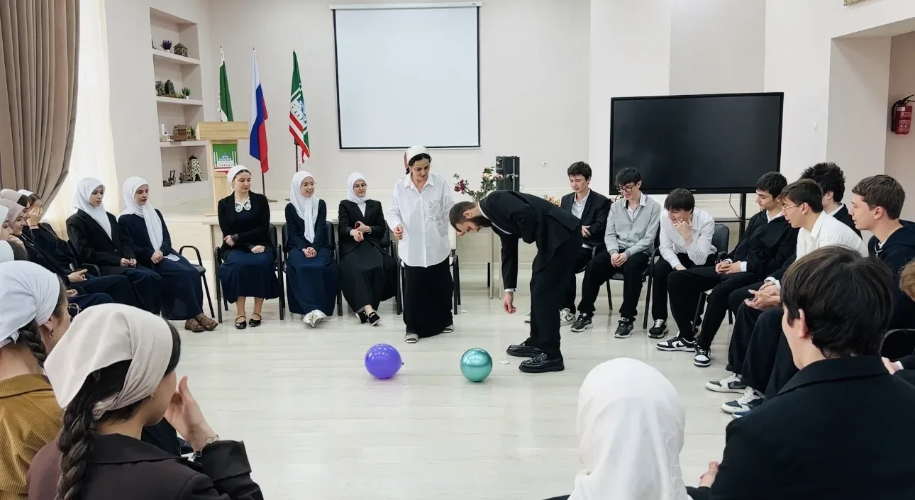 24.04.2026 в МБОУ «Гимназия № 4» г.Грозного Провели тренинг «Как быть другом?» с разбором кейсов про