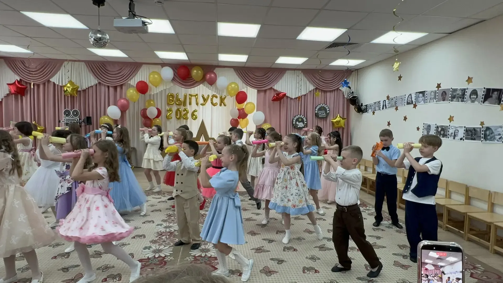 🎉 Выпускной в подготовительной группе №28 «Ласточки» ДО 21/2 🎉  21 мая на съёмочную площадку киноака