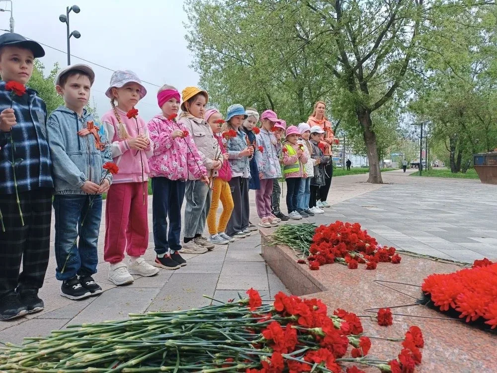 В преддверии Дня Победы воспитанники подготовительной группы "Ласточки" ДО 21/2 приняли участие в тр