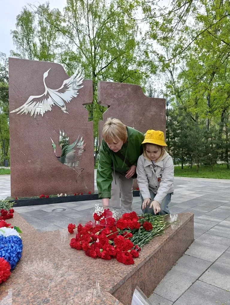 В преддверии Дня Победы воспитанники подготовительной группы "Ласточки" ДО 21/2 приняли участие в тр