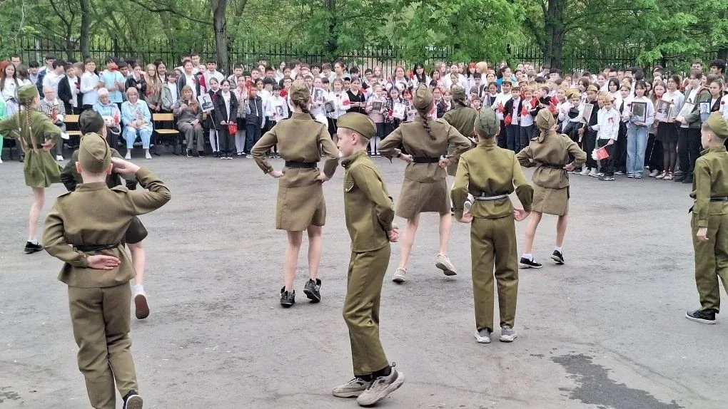 В преддверии всенародного праздника День Победы, по многолетней традиции, около памятника, погибшим 