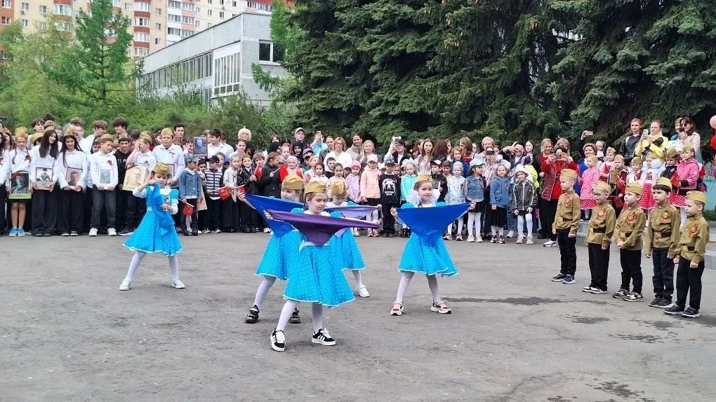 В преддверии всенародного праздника День Победы, по многолетней традиции, около памятника, погибшим 