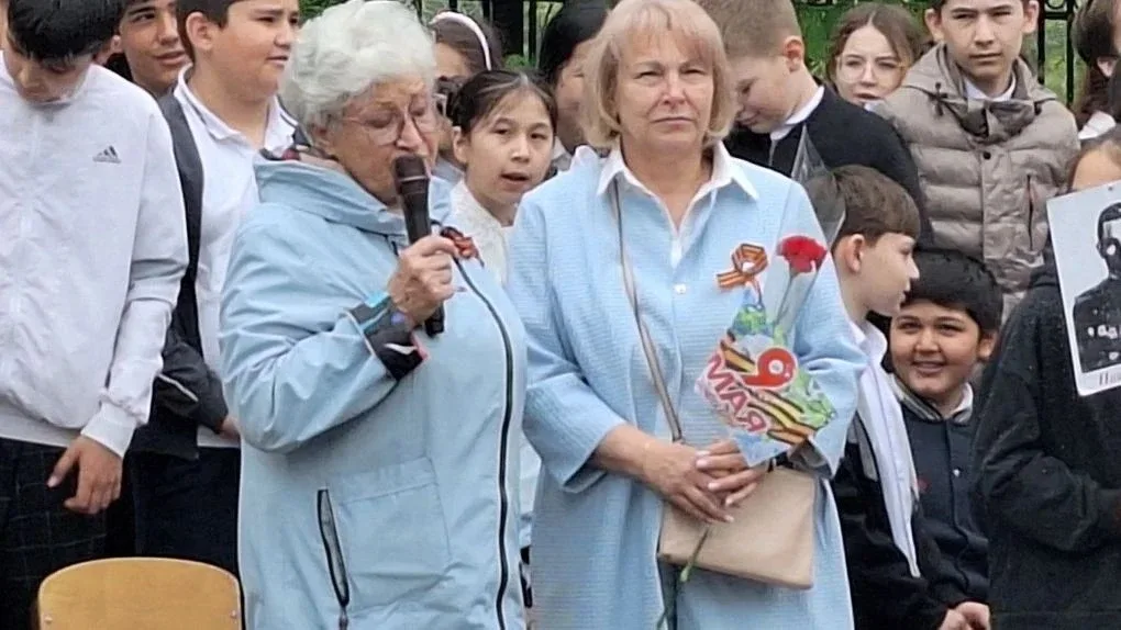 В преддверии всенародного праздника День Победы, по многолетней традиции, около памятника, погибшим 