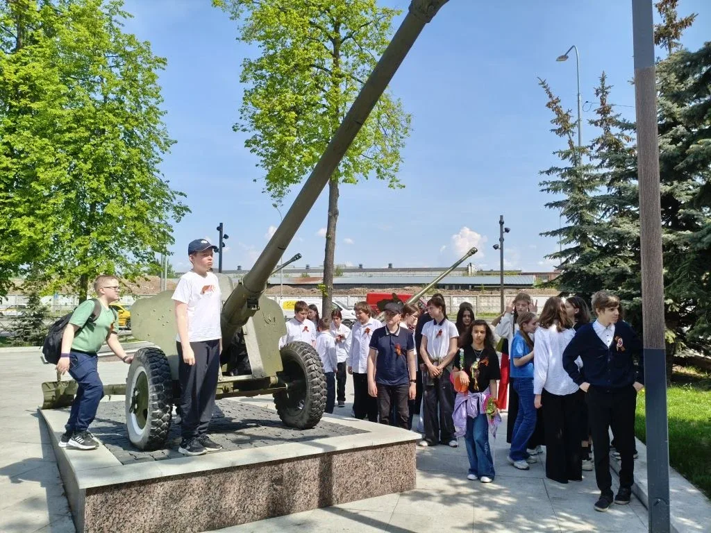 Сегодня 14 мая обучающиеся 5-аа, 5-вв, 6-б и 7-вв классов побывали на экскурсии по городам Люберцы и