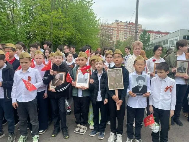 Бессмертный полк» — живая связь поколений. Сегодня 08 мая 2026 года на территории нашей школы прошла