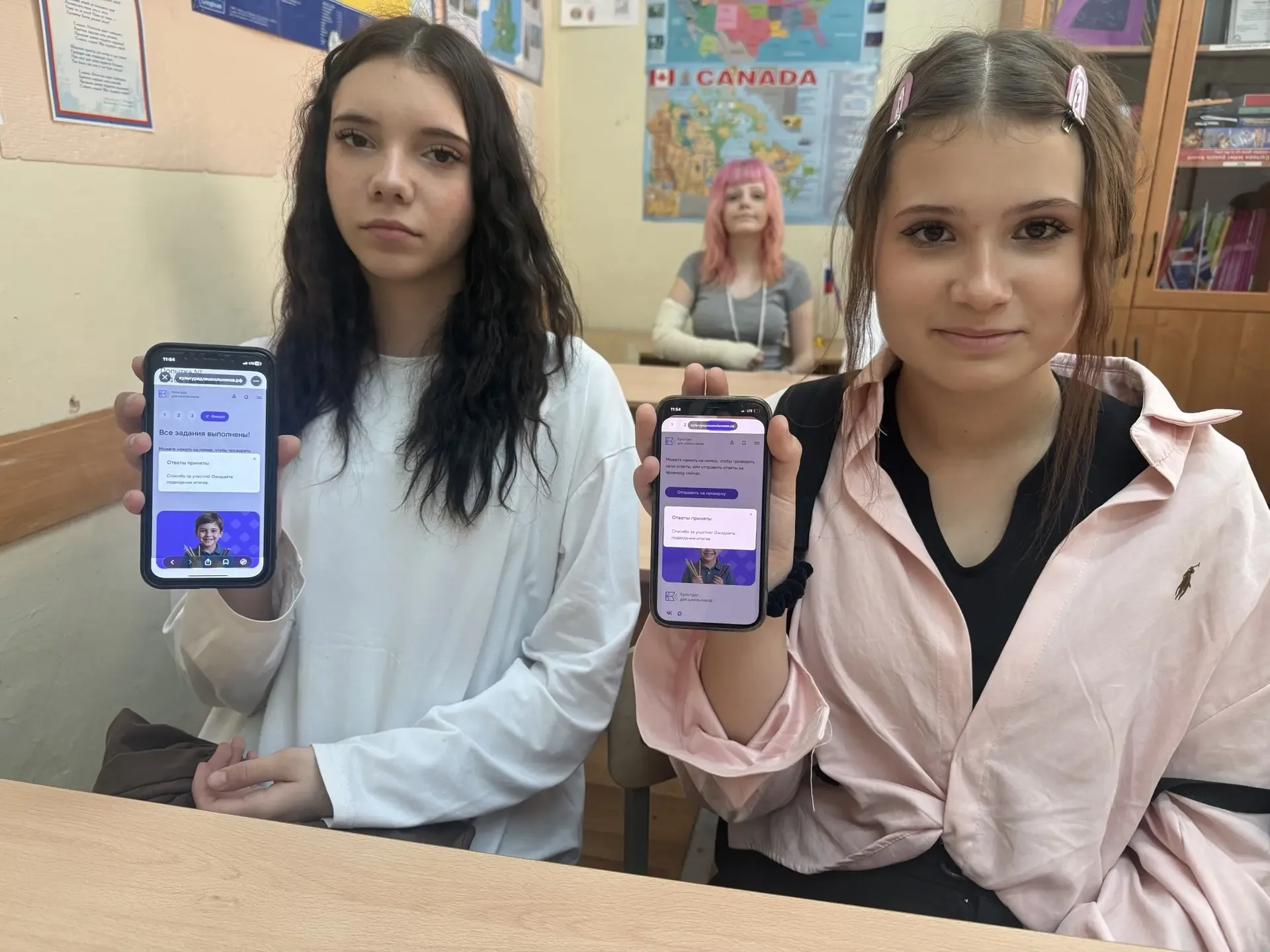 🎨 Наши обучающиеся — знатоки народных промыслов!  Обучающиеся гимназии приняли участие во Всероссийс