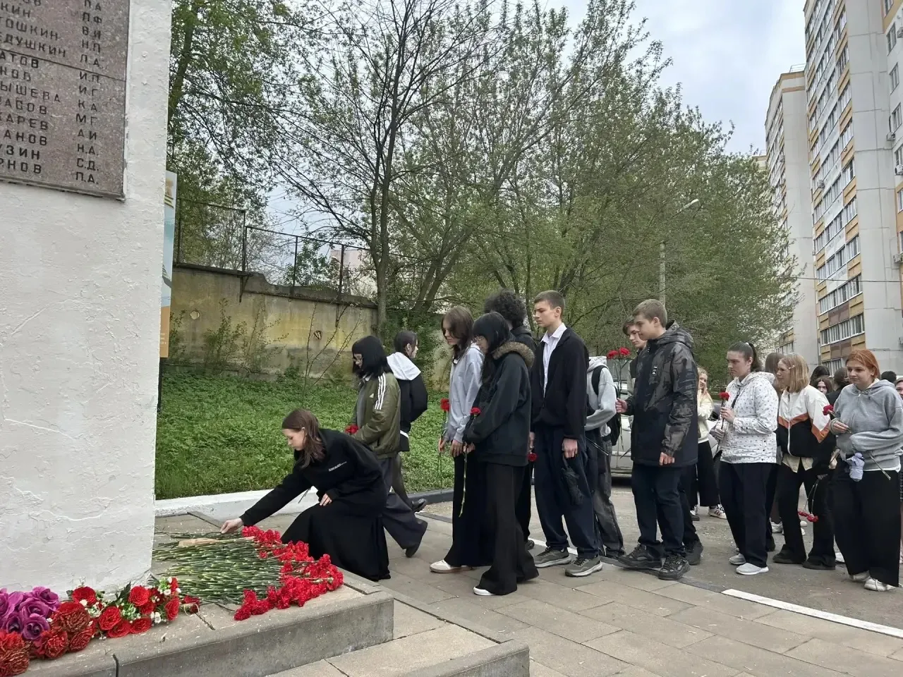 🇷🇺 Помним. Гордимся. Чтим. 🇷🇺 Обучающиеся 8-х классов школы приняли участие в трогательном и важном 
