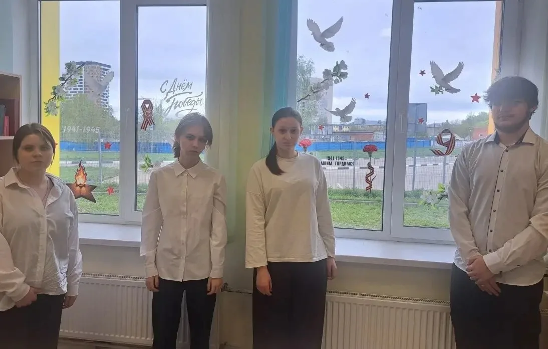 🪅 **В нашей школе состоялась акция «Окна Победы»!** 🪅  Ученики, родители и учителя вместе украсили о