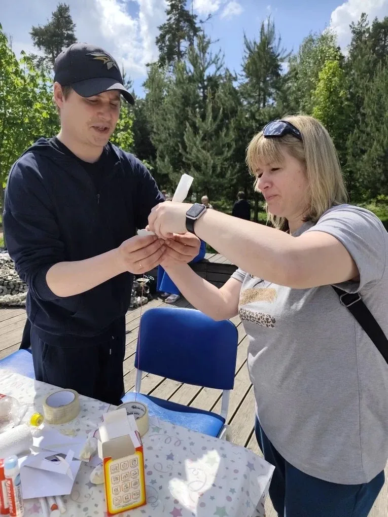 🚀 "Семейная Зарница" в Пестовском парке: проверили сплочённость и смекалку!  👨‍👩‍👧‍👦 В состязаниях п