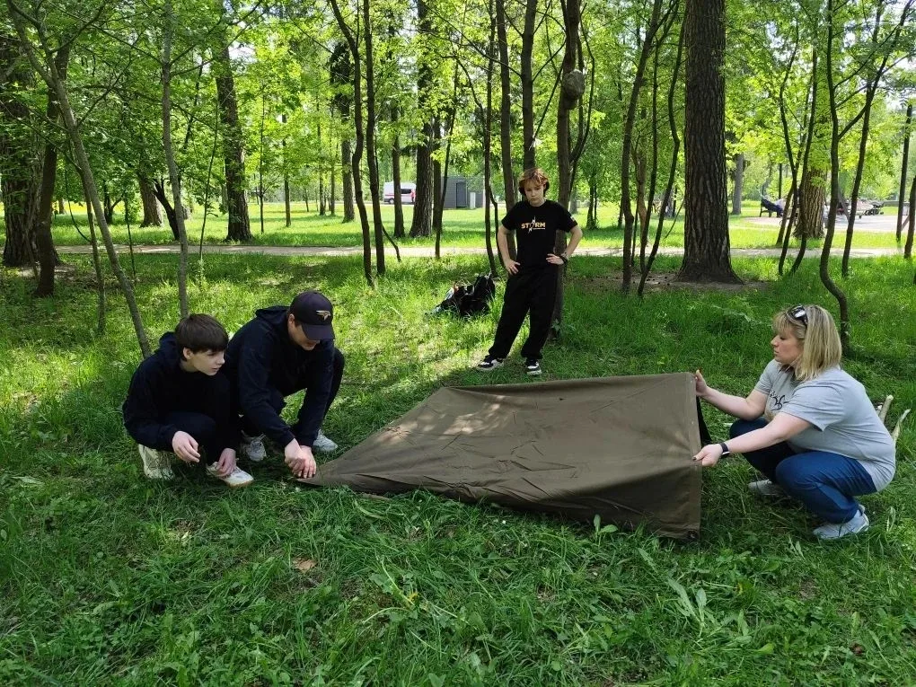 🚀 "Семейная Зарница" в Пестовском парке: проверили сплочённость и смекалку!  👨‍👩‍👧‍👦 В состязаниях п