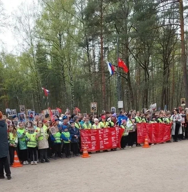 📌 7 мая  юнармейцы 8а класса, кадеты 8б и 10б классов в сопровождении советника директора  по воспит