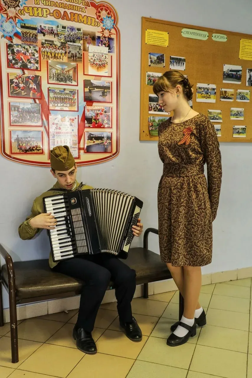 БОЛЬШЕ ЧЕМ ТАНЕЦ  💃💃💃 В предпраздничный день в стенах нашей школы легендарный "Майский вальс" закруж