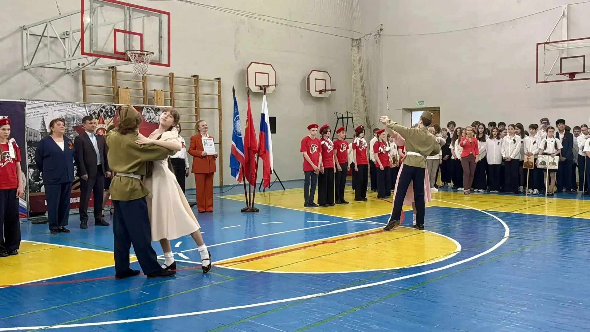 БОЛЬШЕ ЧЕМ ТАНЕЦ  💃💃💃 В предпраздничный день в стенах нашей школы легендарный "Майский вальс" закруж