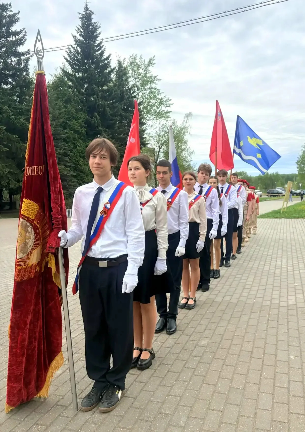 Гордимся и помним! 🎖Учащиеся МБОУ "Михневская СОШ" (с. Татариново) приняли участие в торжественных м