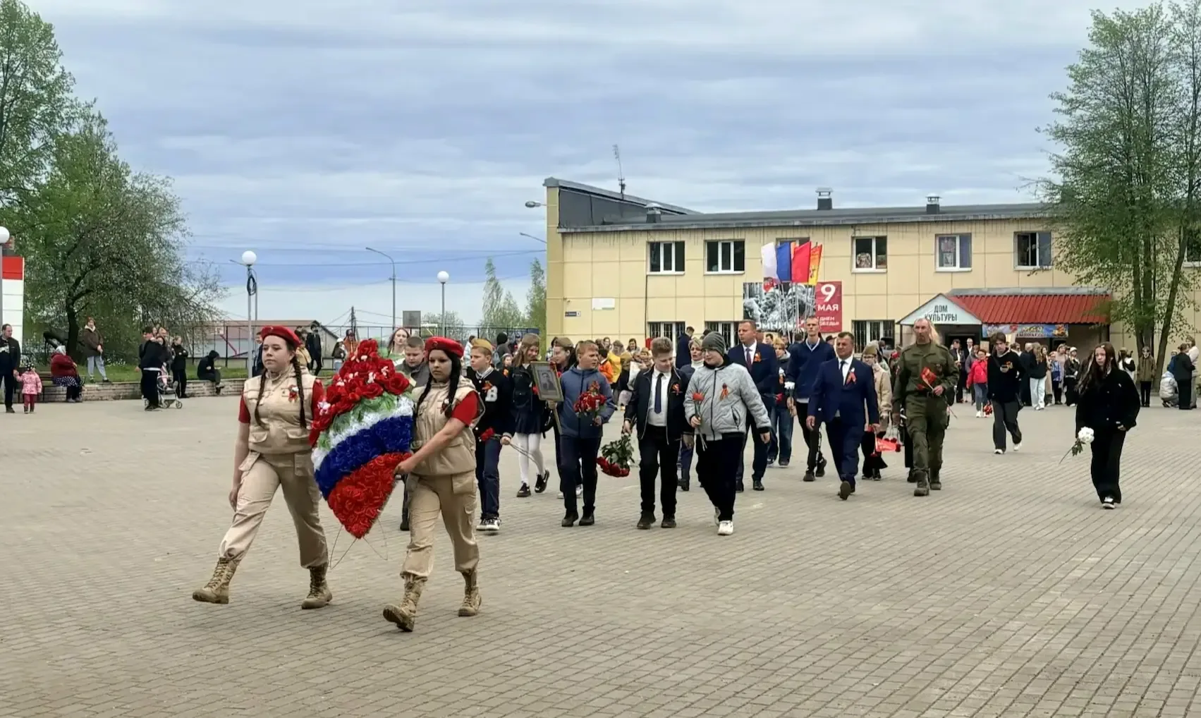 Гордимся и помним! 🎖Учащиеся МБОУ "Михневская СОШ" (с. Татариново) приняли участие в торжественных м