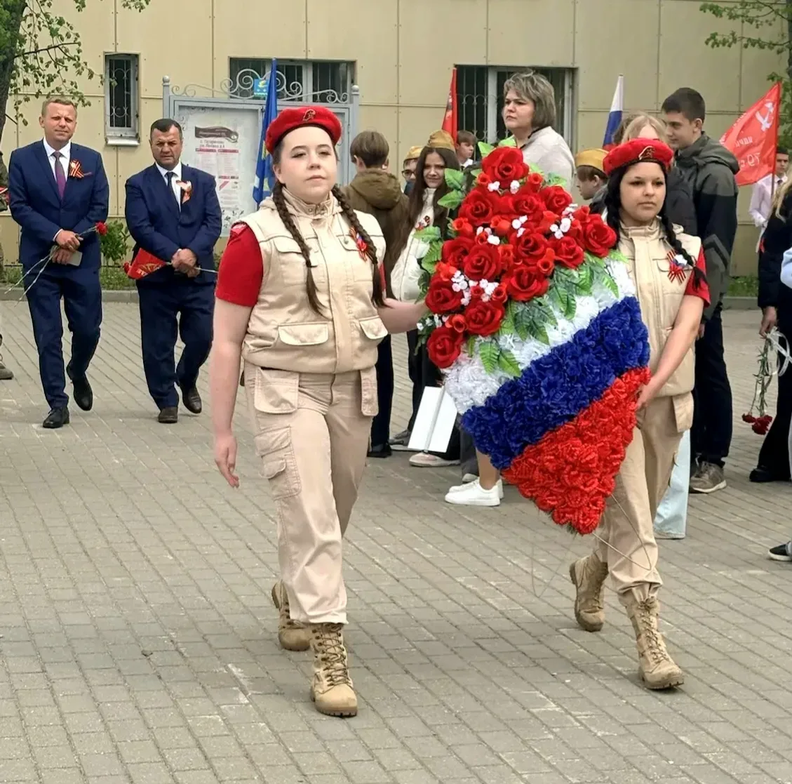 Гордимся и помним! 🎖Учащиеся МБОУ "Михневская СОШ" (с. Татариново) приняли участие в торжественных м