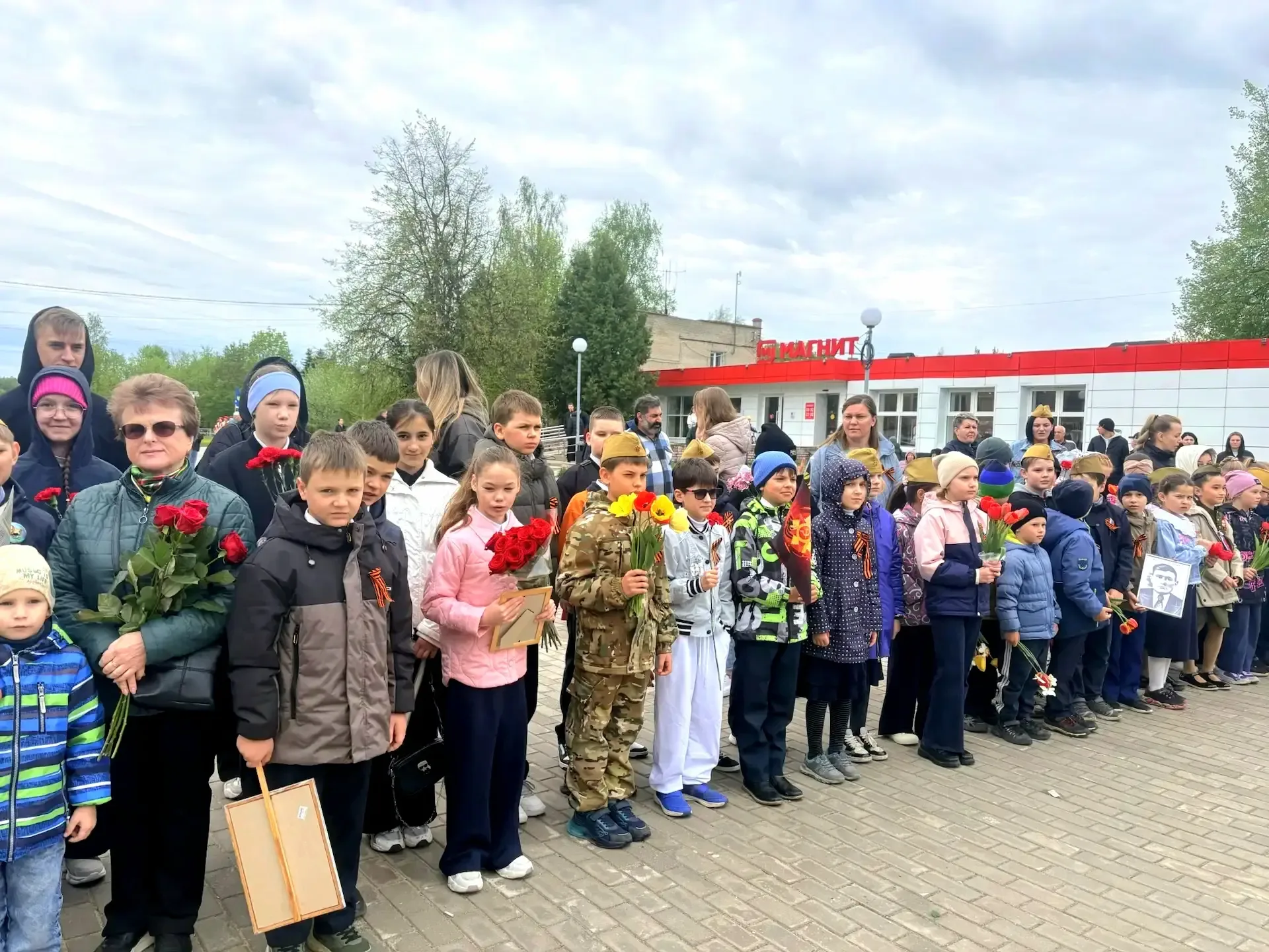 Гордимся и помним! 🎖Учащиеся МБОУ "Михневская СОШ" (с. Татариново) приняли участие в торжественных м