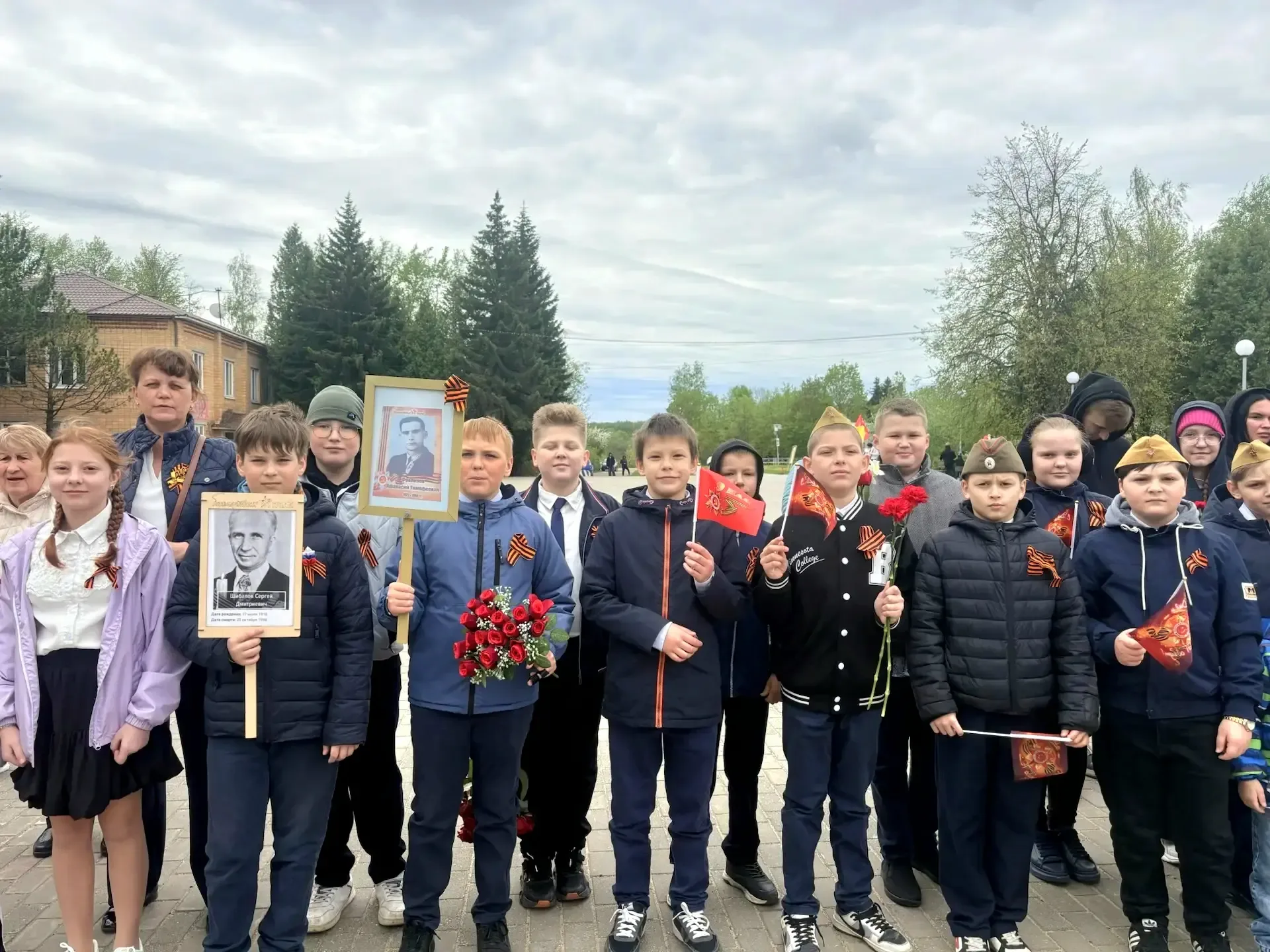 Гордимся и помним! 🎖Учащиеся МБОУ "Михневская СОШ" (с. Татариново) приняли участие в торжественных м