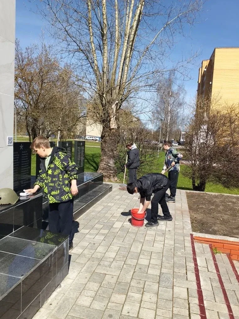 🇷🇺 В рамках марафона «Наследники Победы» ученики нашего ЦО приняли участие в патриотической акции «Я
