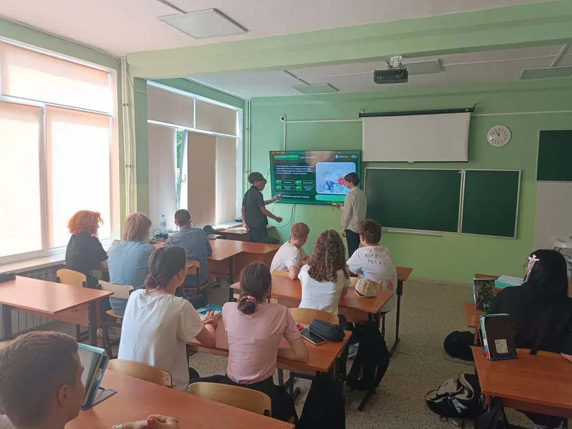 🧪 Химия — это не скучно! В нашей школе прошло интеллектуальное просветительское мероприятие — КВИЗ «