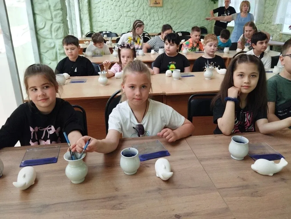 🇷🇺 Наши первоклассники отправились на увлекательную экскурсию на родину знаменитого русского промысл