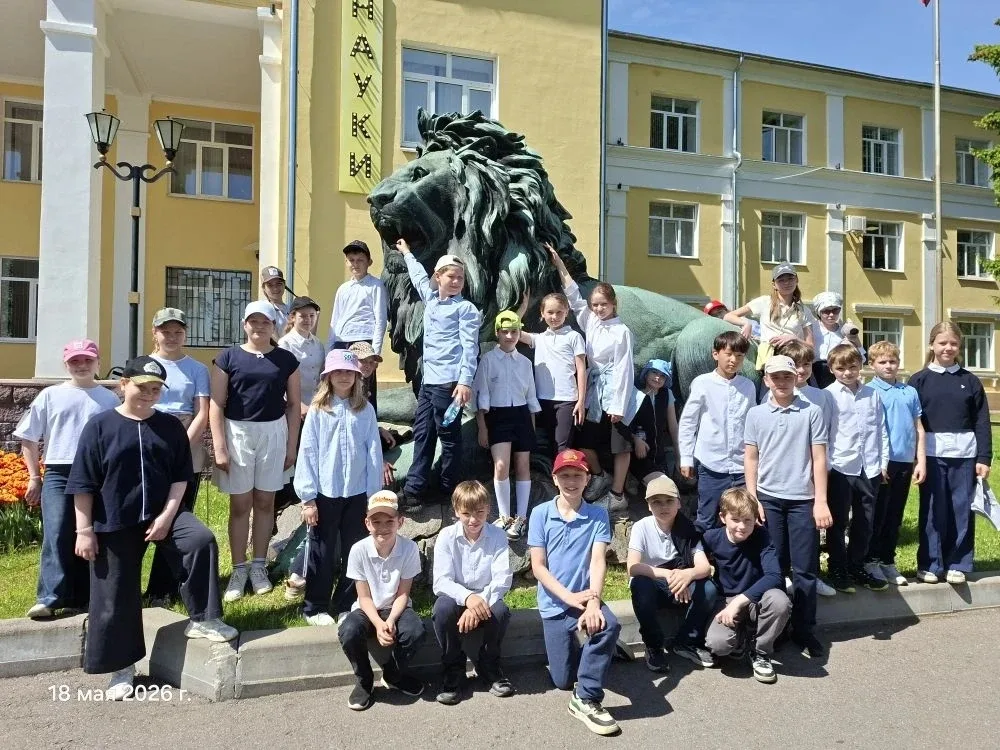 Сегодня в международный День Музеев Орлята 4г класса (Нежибецкая В.И.) посетили  Музей инженерных во