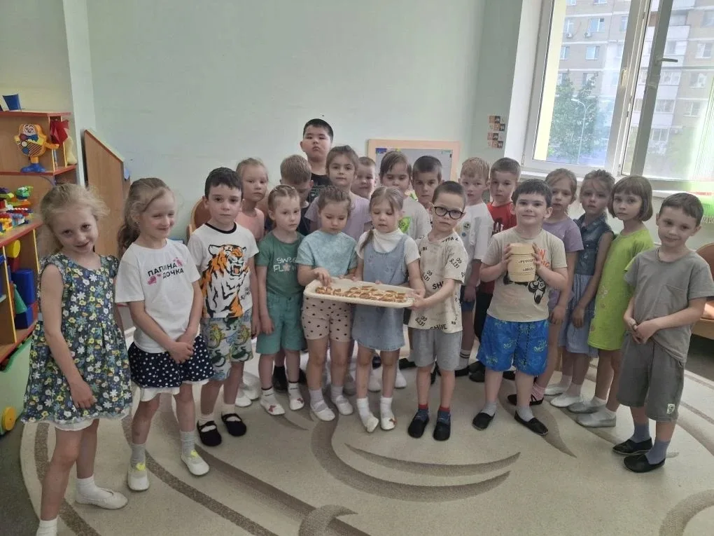 🐝 Сегодня Всемирный день пчёл! А вы знали, что эти полосатые труженицы — настоящие волшебники? ✨  Дл