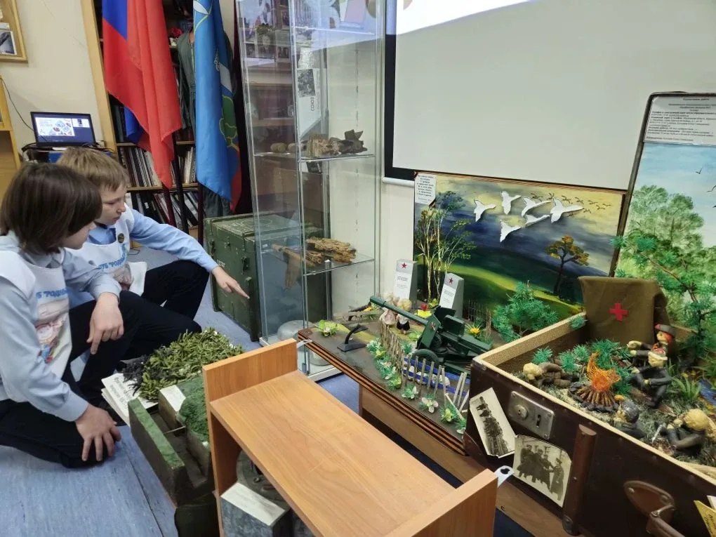18 мая в День музеев воспитанники клуба "Родные истоки" посетили школьный музей, узнали много интере