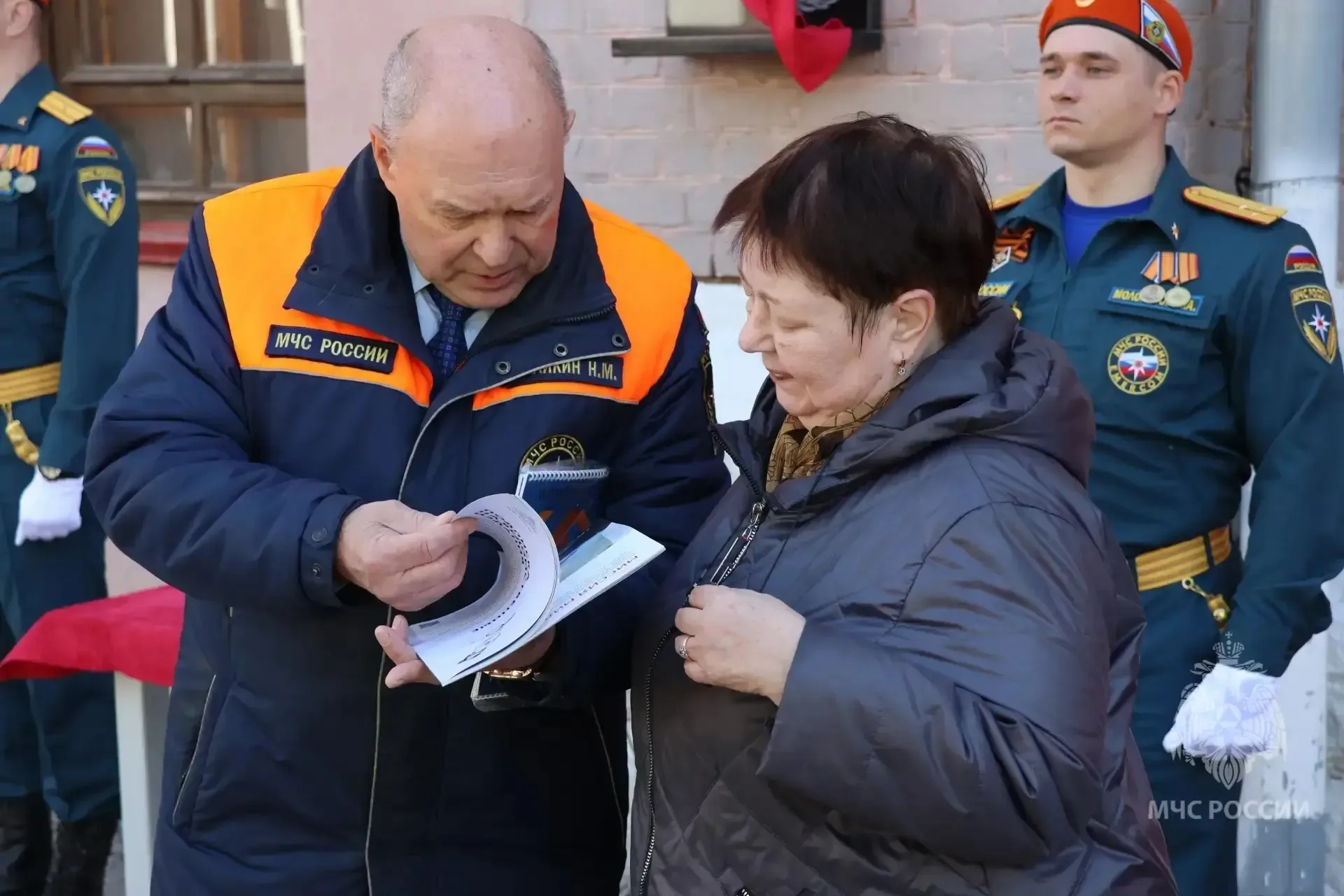 В Самаре увековечили память легендарного начальника пожарной части Виктора Царева  Сегодня в Самаре,