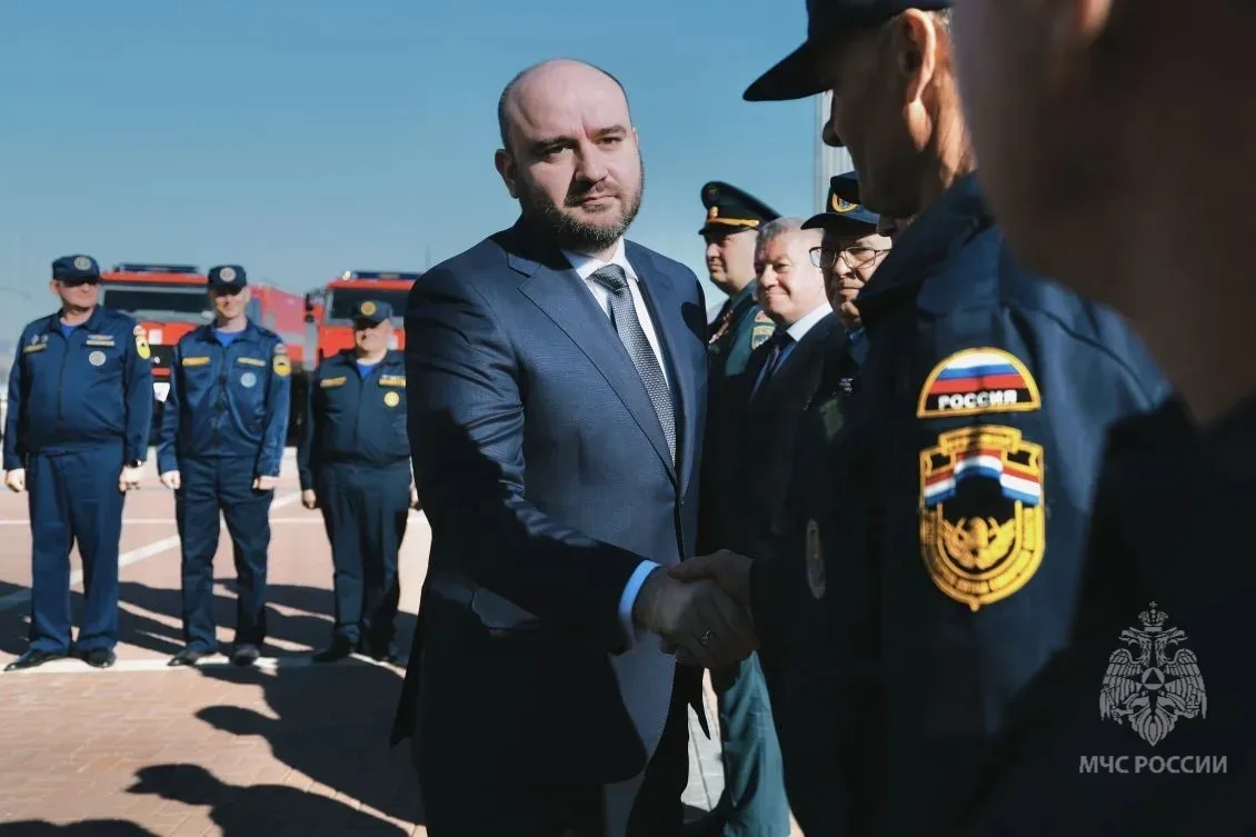 Губернатор Самарской области вручил пожарно-спасательным отрядам ключи от новой техники  🚒 В преддве
