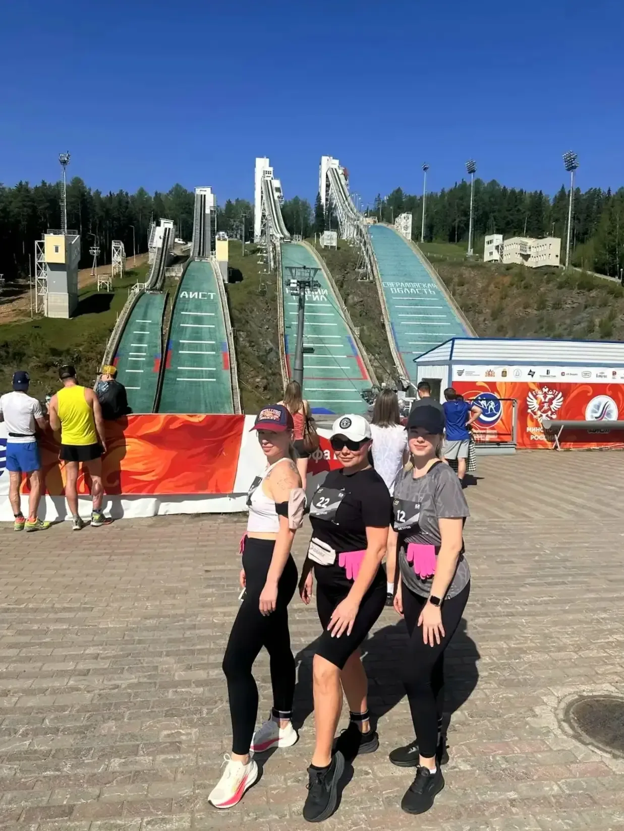 Одна команда, одна высота 🏔️🏃‍♀️  Сегодня в Нижнем Тагиле прошел один из самых экстремальных забегов