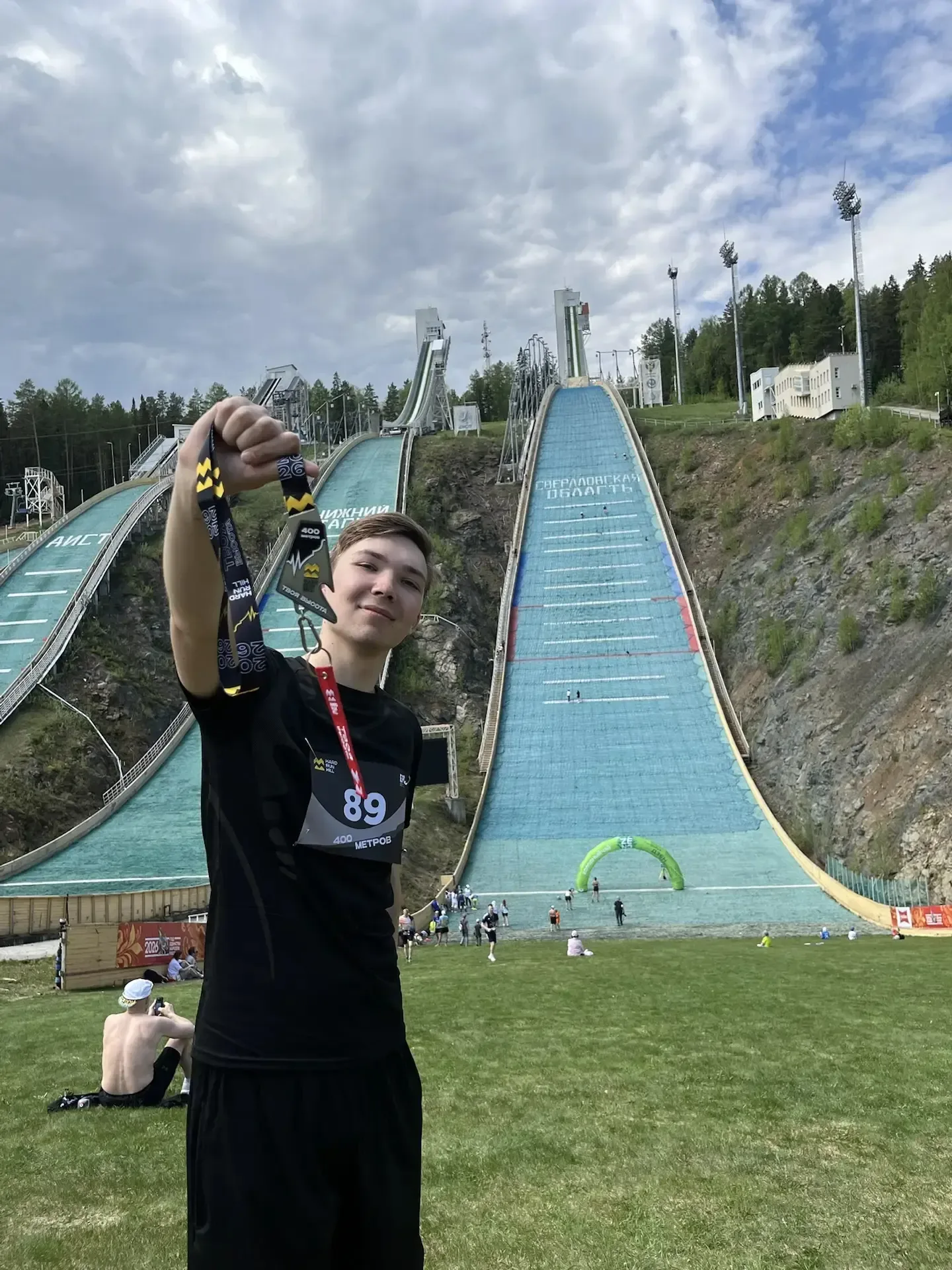Одна команда, одна высота 🏔️🏃‍♀️  Сегодня в Нижнем Тагиле прошел один из самых экстремальных забегов