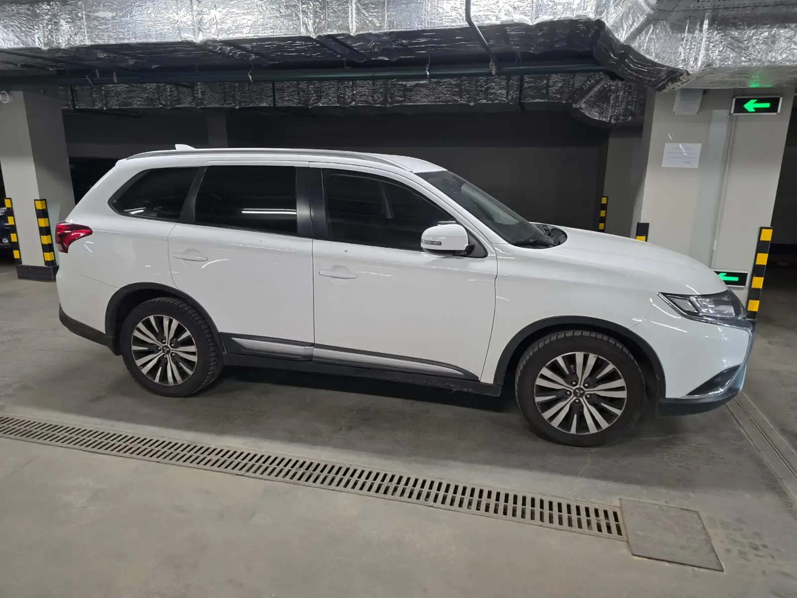 В продажу поступает Mitsubishi Outlander III.  Основное: • Год выпуска: 2018 • Эксплуатация с: 2019 