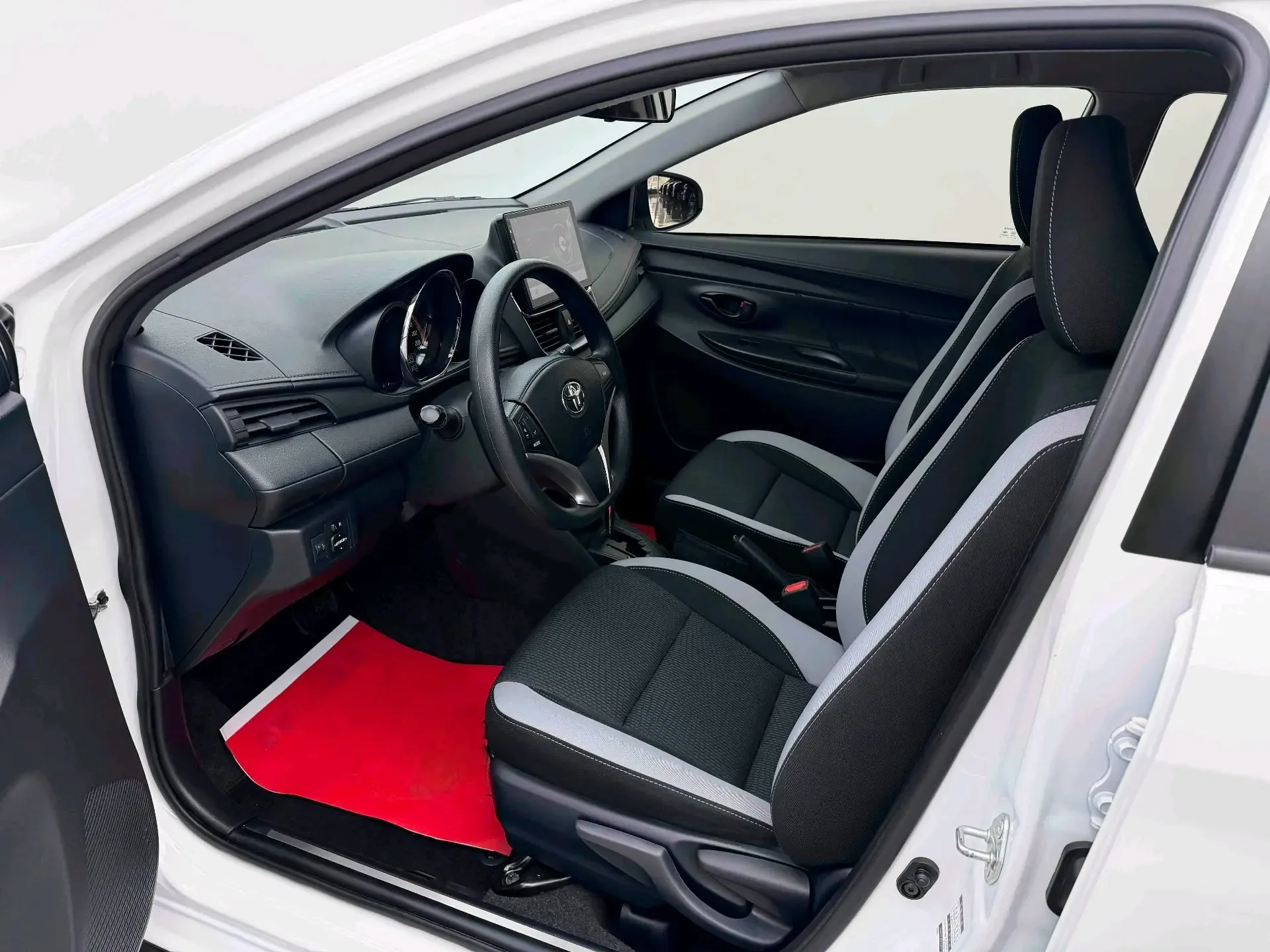 📹 🛠🔑 Drive_Emotions Автомобили из Китая под заказ 🌟  🔥 Toyota Yaris 2022 г. YARiS L 1.5 CVT Leading 