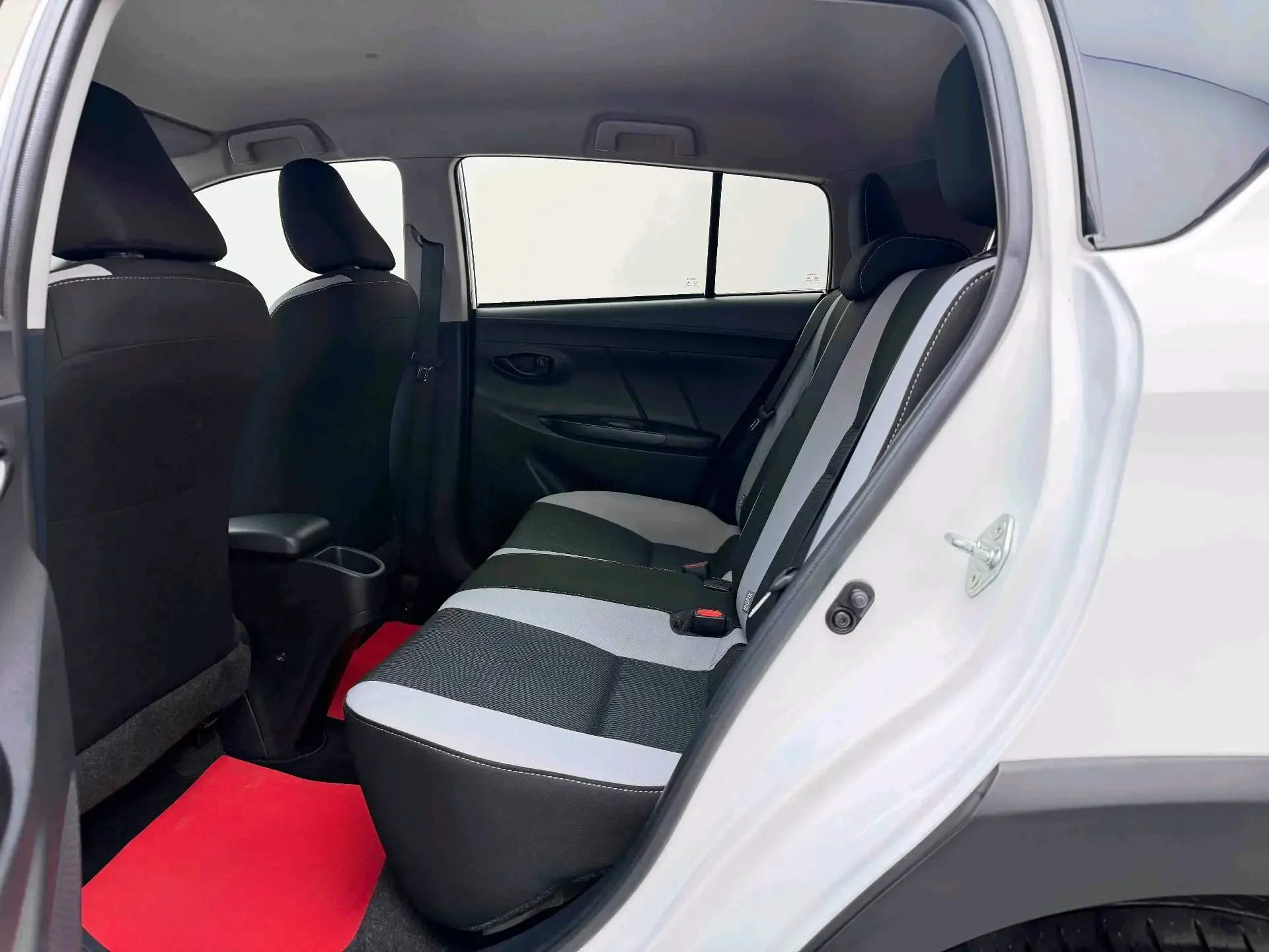 📹 🛠🔑 Drive_Emotions Автомобили из Китая под заказ 🌟  🔥 Toyota Yaris 2022 г. YARiS L 1.5 CVT Leading 
