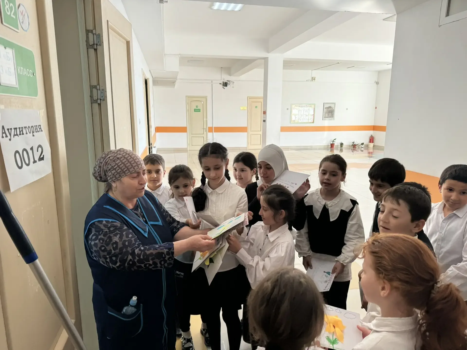 🌷 С Днём Весны и Труда! 🌷  Сегодня в нашей начальной школе прошло очень трогательное и доброе меропр