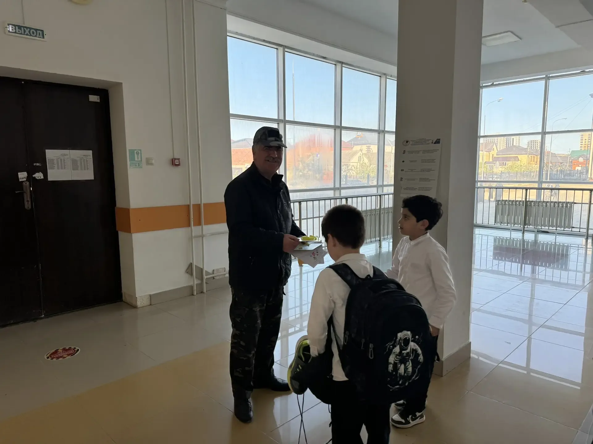🌷 С Днём Весны и Труда! 🌷  Сегодня в нашей начальной школе прошло очень трогательное и доброе меропр