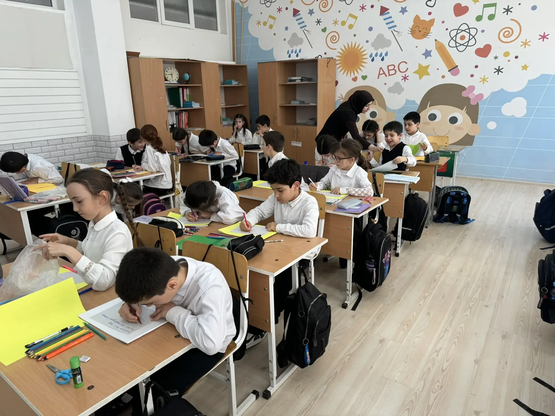 🌷 С Днём Весны и Труда! 🌷  Сегодня в нашей начальной школе прошло очень трогательное и доброе меропр