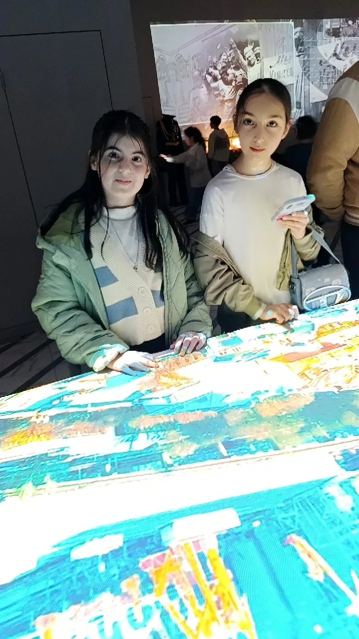 🌟 Наши ученики 3Е класса на празднике открытий и тепла!  В минувшие выходные учащиеся 3 «Е» класса в