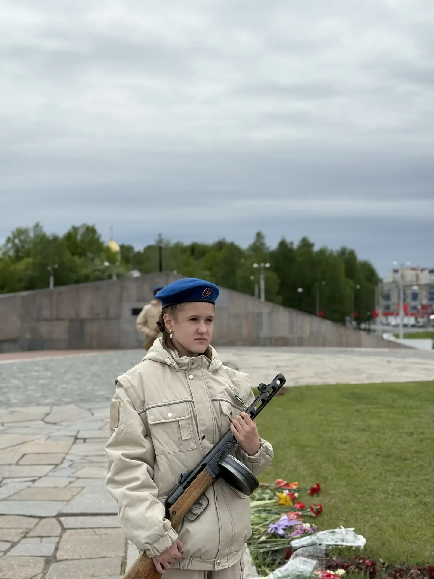 🇷🇺 Сегодня, 10 мая, гимназисты вновь заступили на Пост №1 — место особой памяти, чести и уважения к 