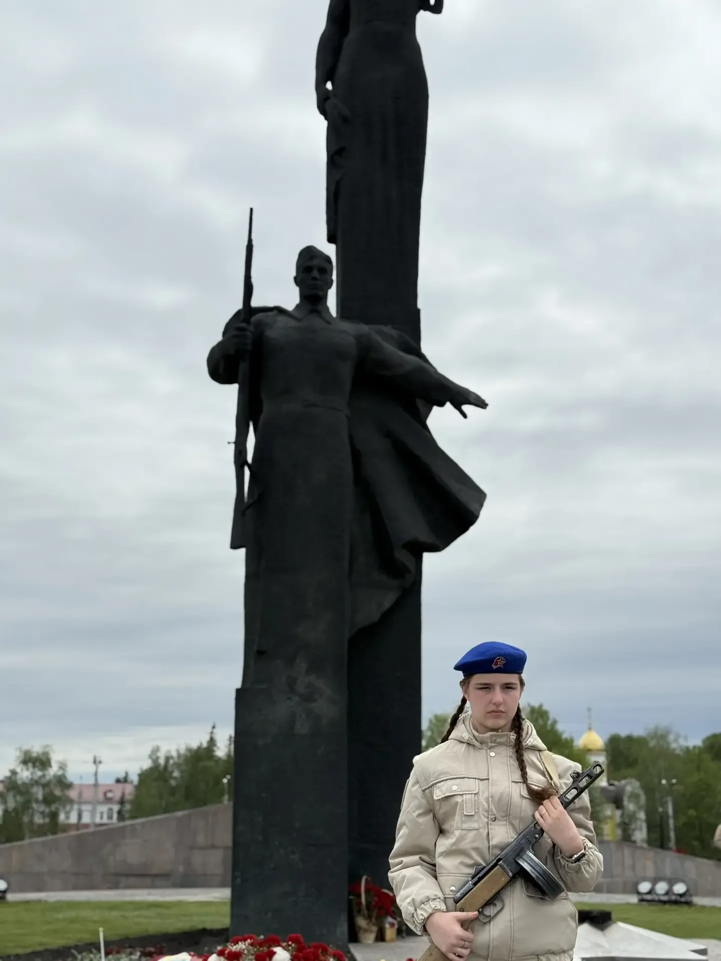 🇷🇺 Сегодня, 10 мая, гимназисты вновь заступили на Пост №1 — место особой памяти, чести и уважения к 