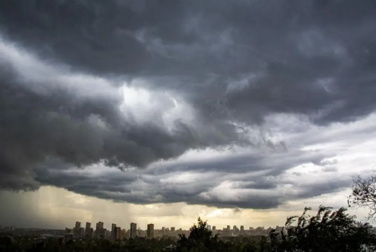 🌧️Региональное МЧС предупреждает о сильной грозе и ливне, которые начнутся в Подмосковье сегодня веч