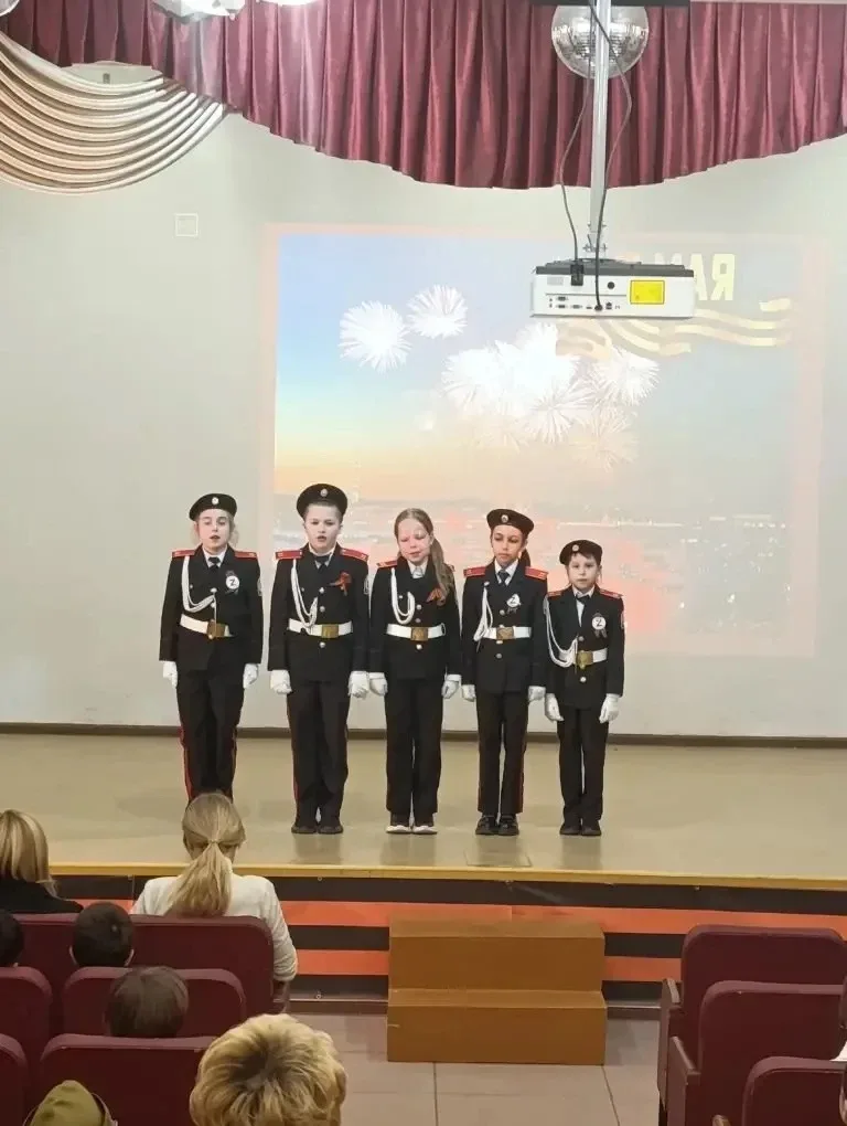 13 мая в школе прошёл музыкально-поэтический конкурс "Стихи и песни о войне и Победе" среди учащихся