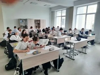 День Великой Победы в сердце нашей школы! 🇷🇺✨  Сегодня, 8 мая, в МБОУ СОШ №58 г. Иркутска прошли тро