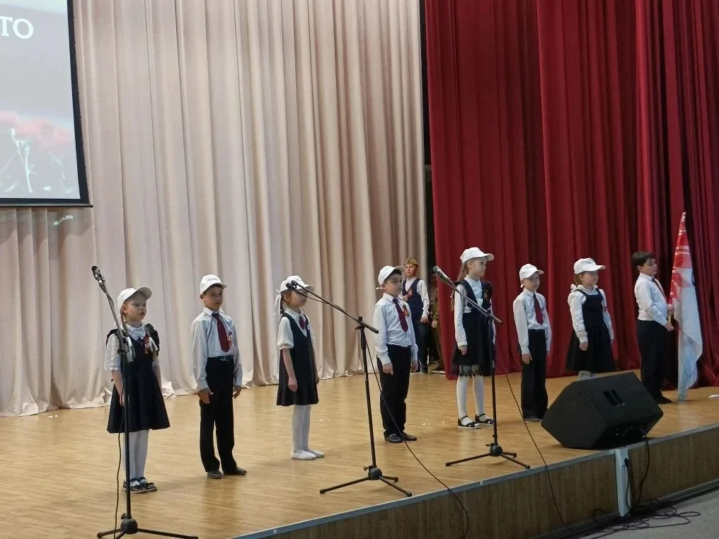 🎉 Сегодня в нашей школе прошёл концерт, приуроченный к празднованию 81-й годовщины Победы советских 