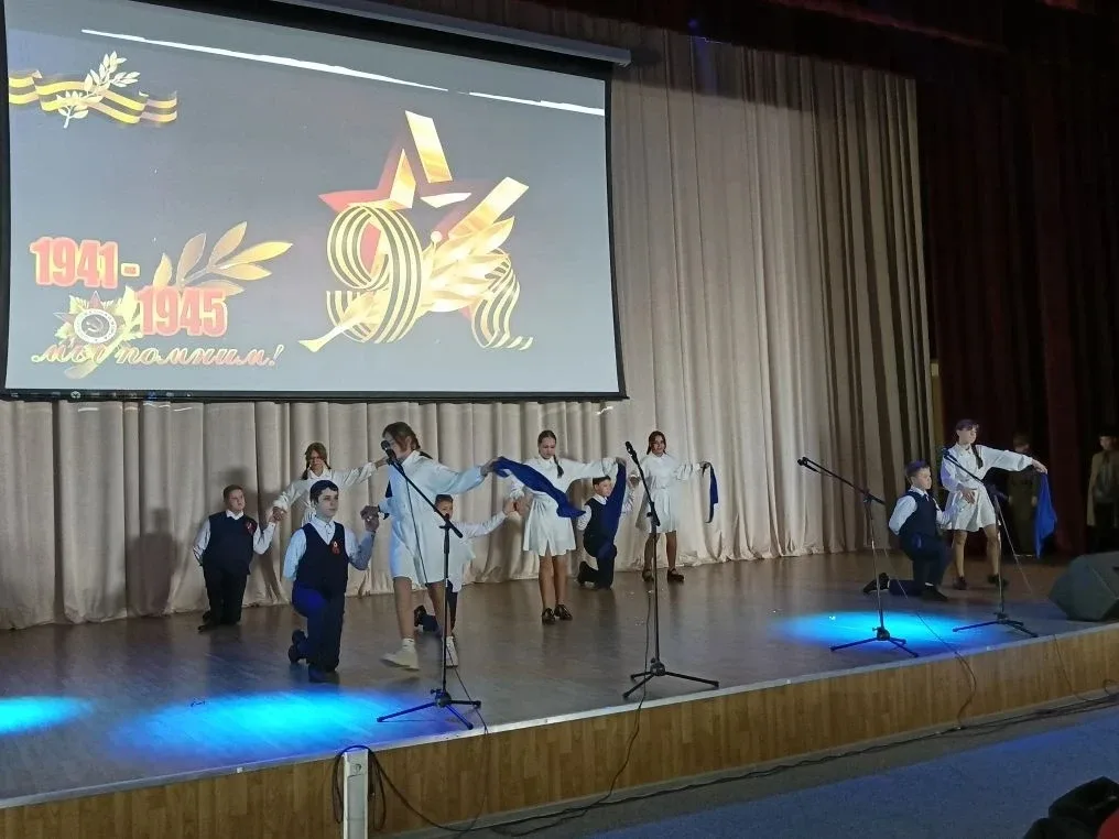 🎉 Сегодня в нашей школе прошёл концерт, приуроченный к празднованию 81-й годовщины Победы советских 