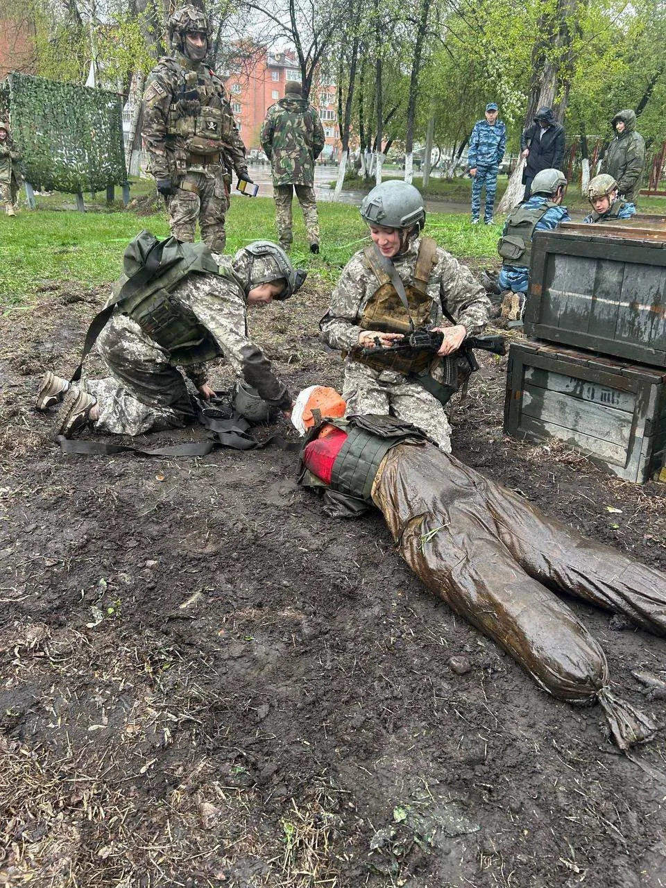 Наша ученица, Полина Семенова делится новостями и  фотографиями:   Мы с командой Гимназии № 25 г. Ир