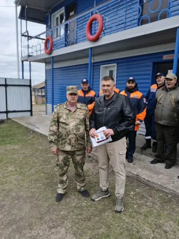 🏅 Сегодня в Краснотуранской спасательной станции чествовали Виктора Легчакова. Представитель военног