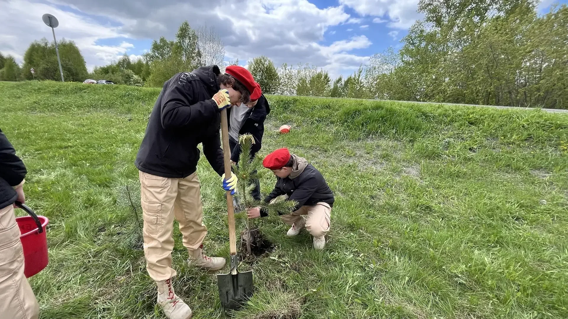 🇷🇺 Юнармейцы школы №31 — в памяти поколений  🌳 15 мая отряд юнармейцев нашей школы принял участие в 